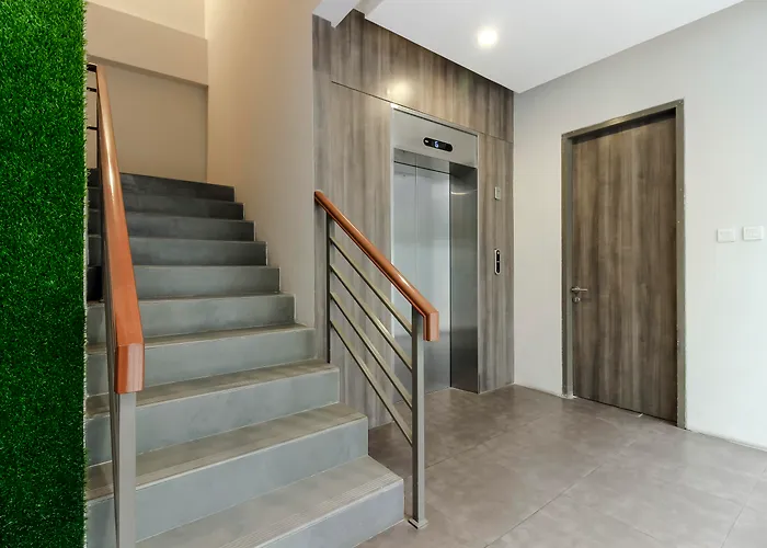 Reddoorz Plus Near Tebet Jakarta